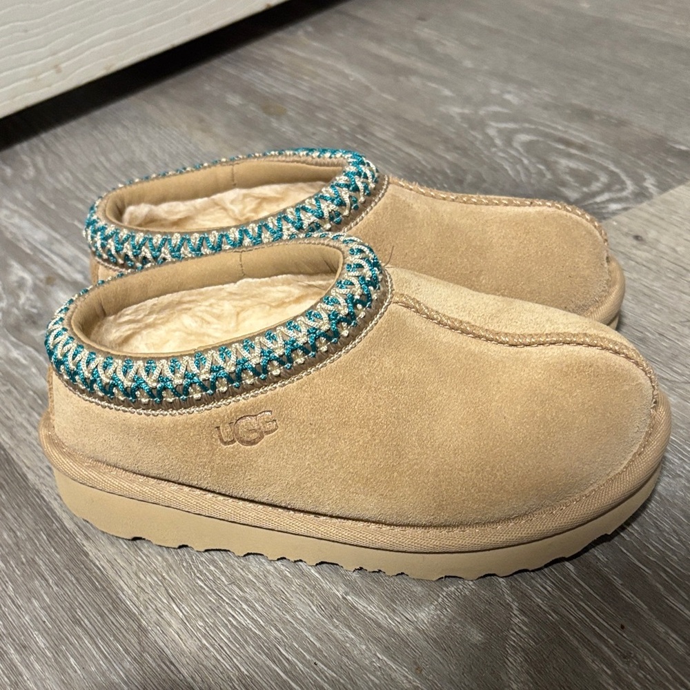UGG Beige Suede Slippers with Teal Trim size 10 little kids